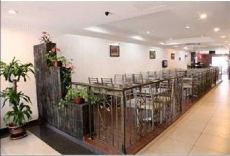 Oyo 103 V'La Garden Hotel Kuala Lumpur Bagian luar foto