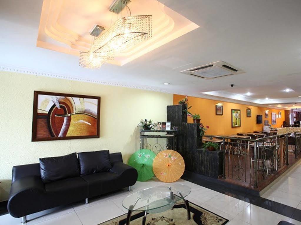 Oyo 103 V'La Garden Hotel Kuala Lumpur Bagian luar foto